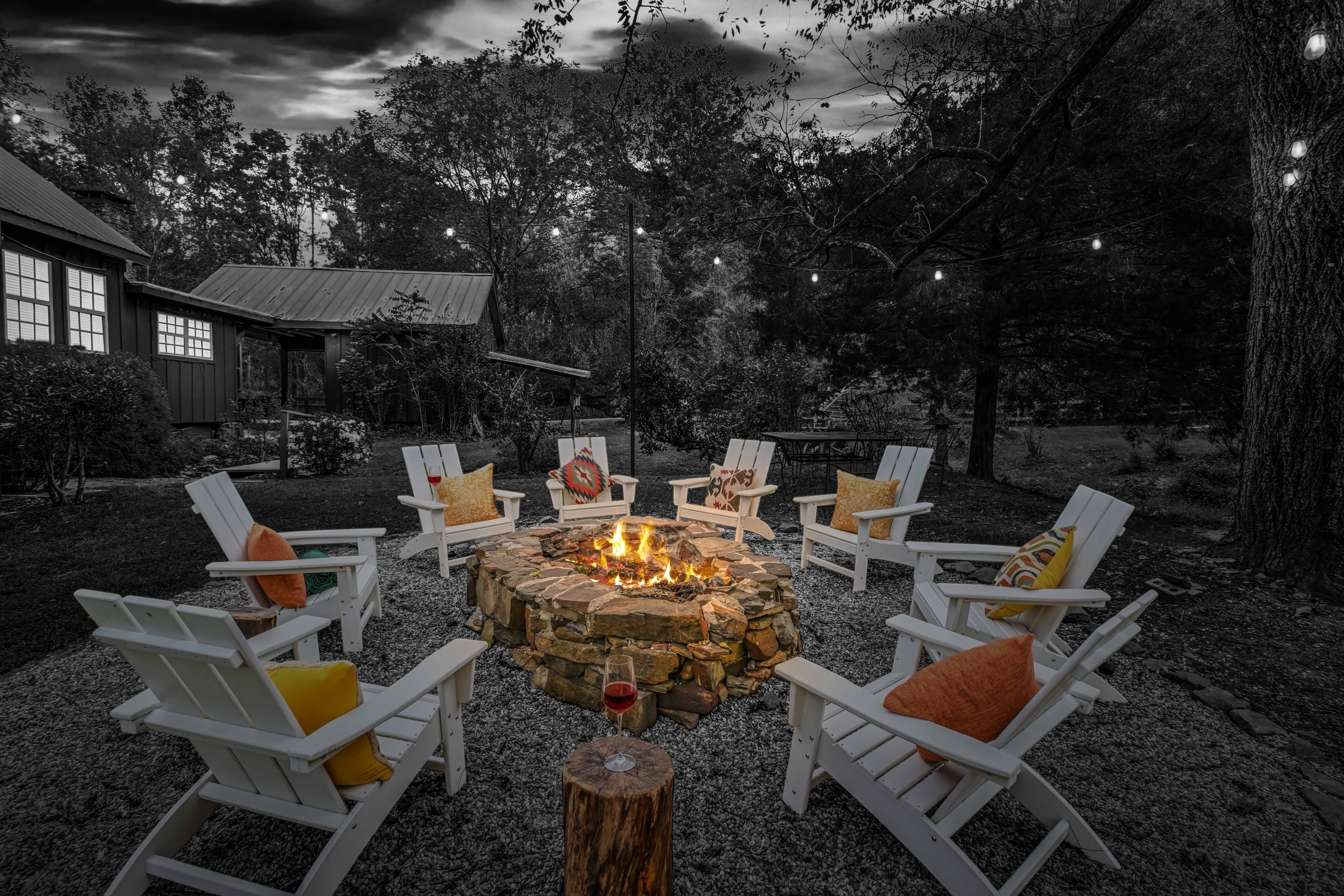 Creekside Weekends Close to Dahlonega Square